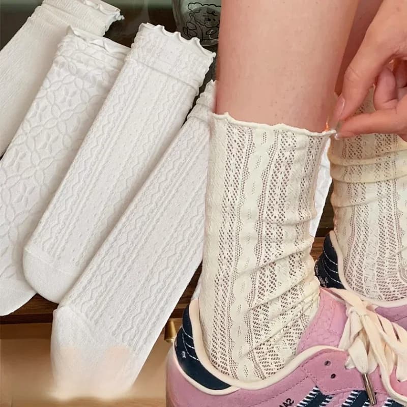 5/1pairs Lace Mesh Socks for Women Summer Cotton White Retro Thin Breathable Mid Length Sock Girl Fashion Sweet Loose Comf Socks