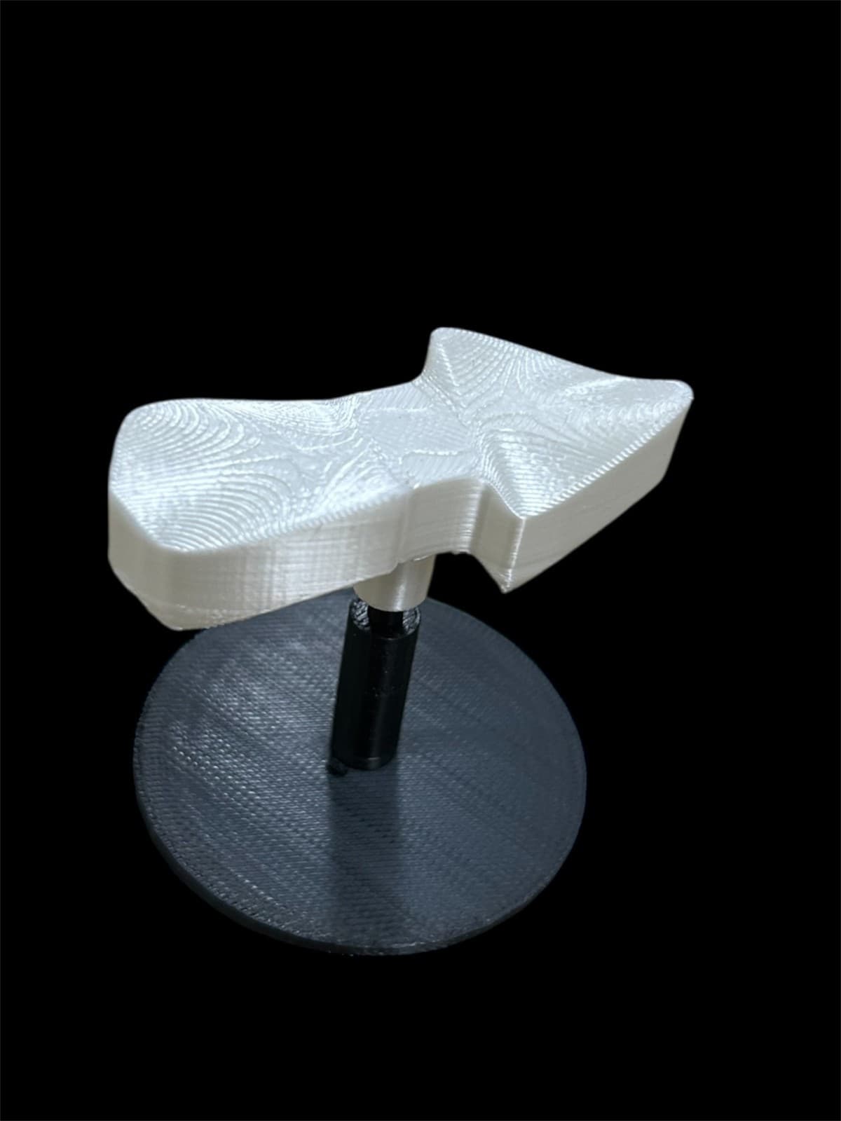 Right Pointing Arrow 3D Printed Ambiguous Optical Illusion - Always Points Right