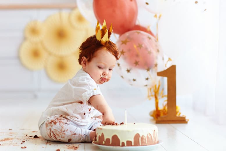 1st Birthday Photoshoot & 2 Digital Prints - Studio Rooms - Glasgow | Wowcher