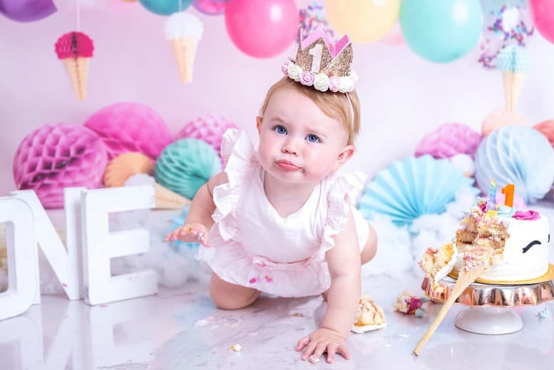 1st Birthday Cake Smash Photoshoot - Five Prints - Glasgow | Wowcher